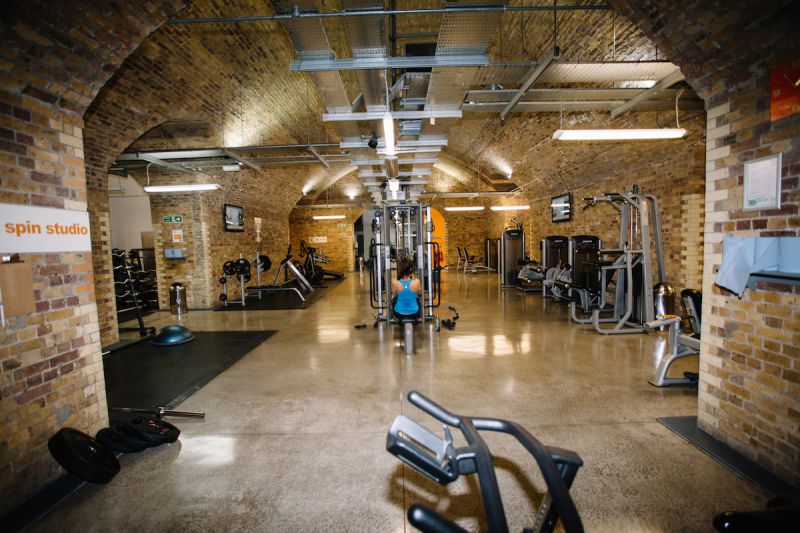 cool-inspiring-industrial-interior-of-fitness4less-southwark